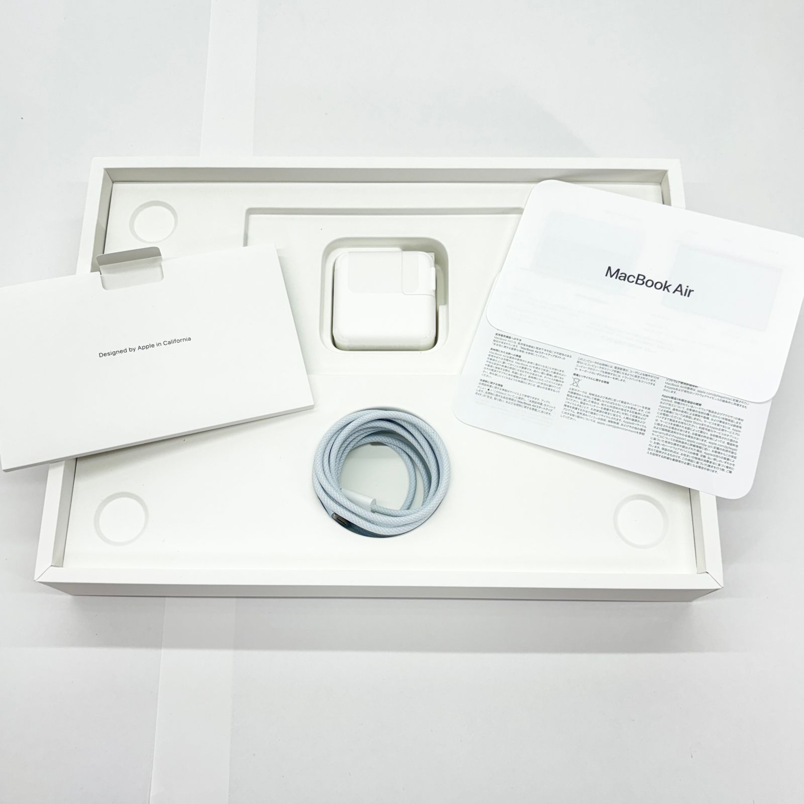 美品 Apple MacBook Air 13インチ MC6T4J/A 2025 M4 16GB SSD256GB 充