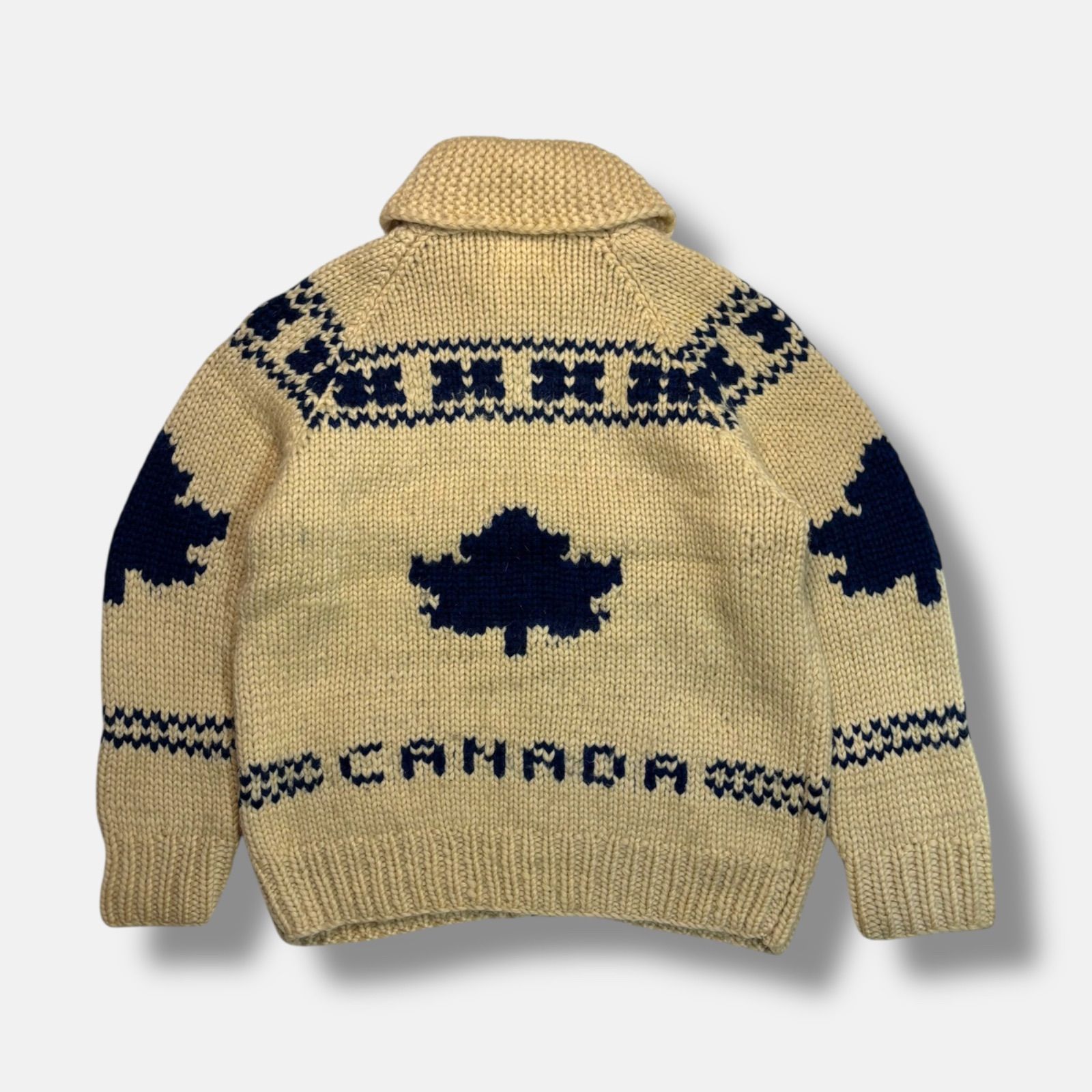 Kanata カウチンセーター メープルリーフ柄 ベージュ×ネイビー - メルカリ