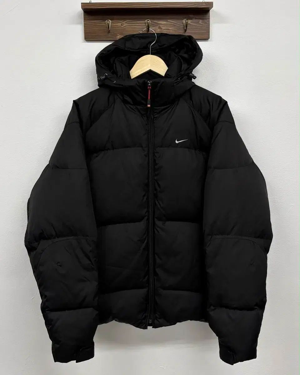 M NIKE 00s ソロ スウッシュ フーディー ダウンジャケット - メルカリ