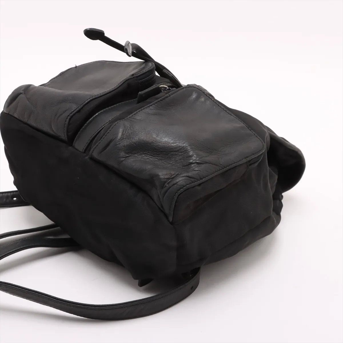 美品 プラダ ギャランティカード付 テスート ナイロン トライアングル