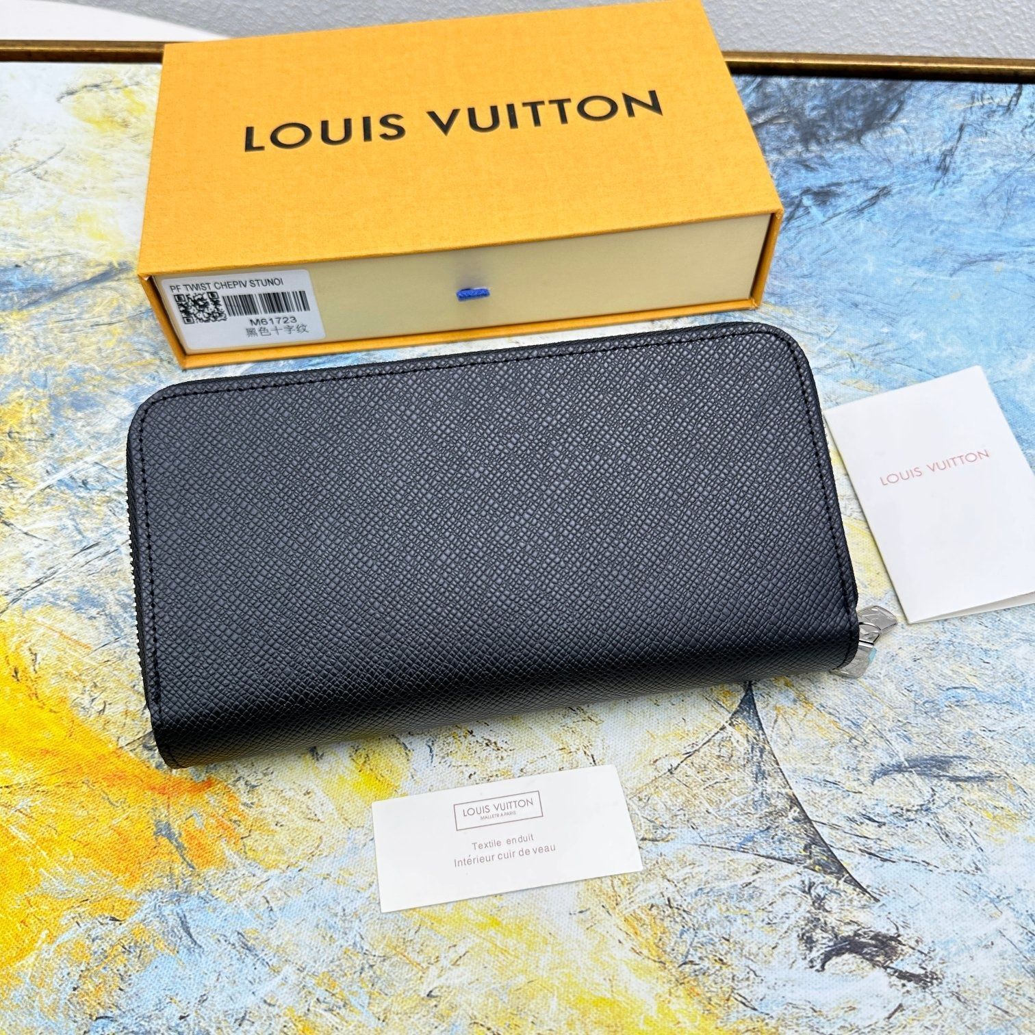 Xマスプレゼントの最終お値下げ！メンズ最高級LOUIS VUITTON 長財布黒