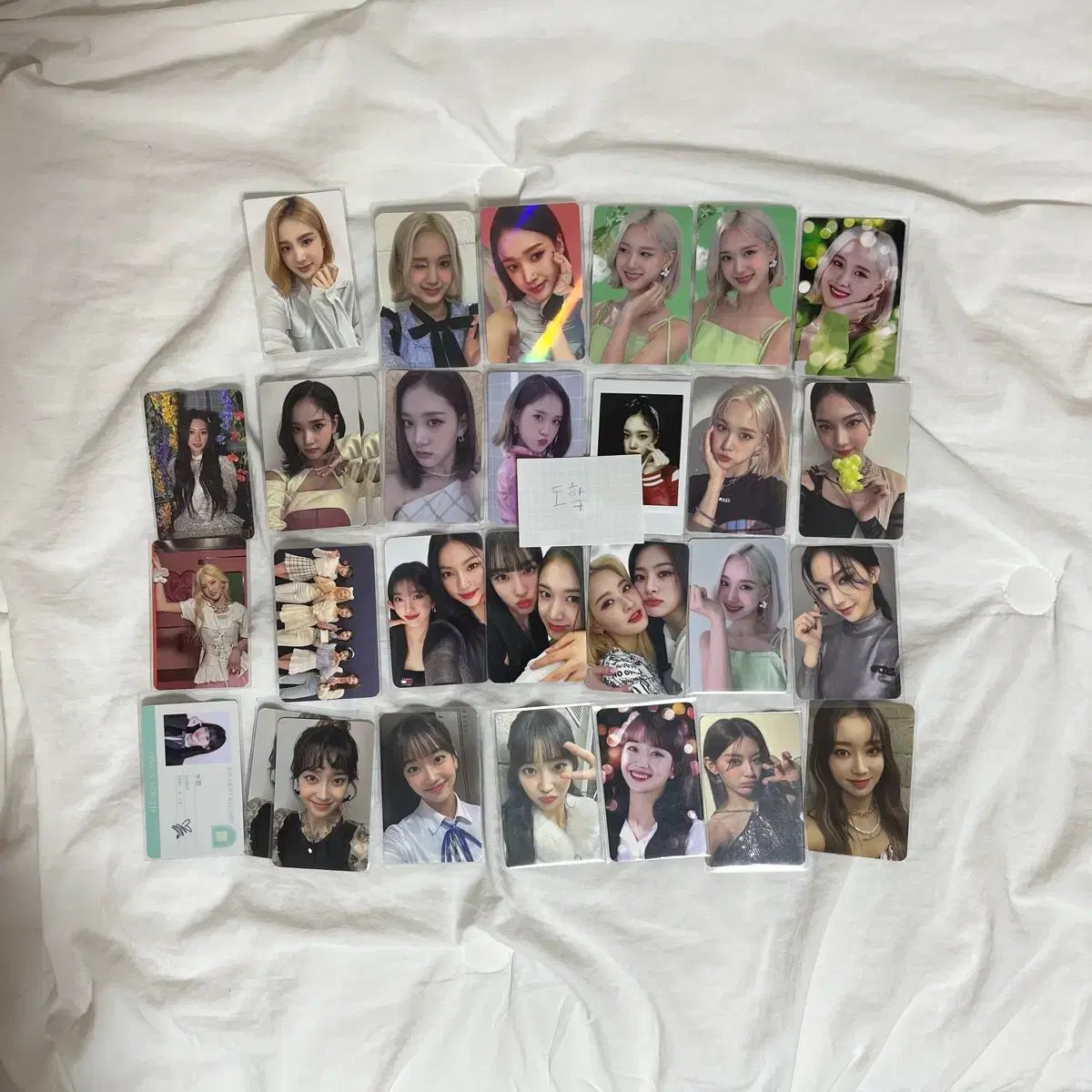 STAYC トレカ　J ジェイ　特典　グッズ　アイサ　ユン　スミン　セウン　CD STAYC トレカ J ジェイ 特典 グッズ アイサ ユン スミン セウン CD