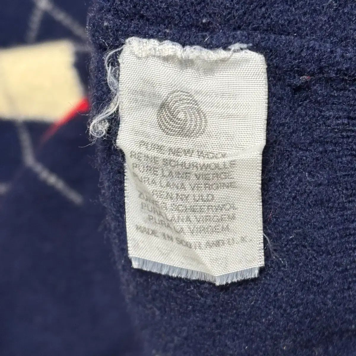 美品　バーバリー ピュアラムウール 100% セーター　XL ネイビー Burberrys 100% ラムウール アーガイル パータン ネイビー Vネック