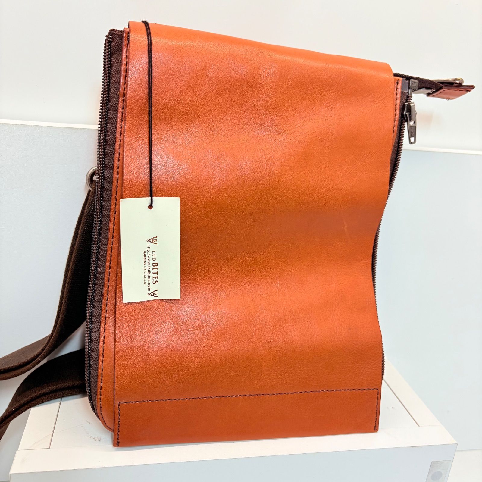 L E D BITES エルイーディーバイツ ショルダーバッグ レザー BRW 中古品の販売・通販なら