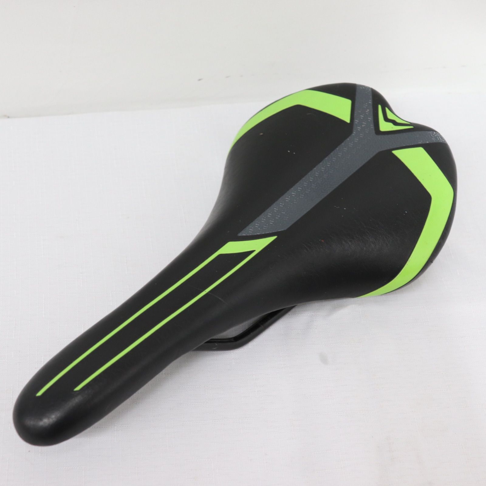 即日発送】MERIDA メリダ 自転車 サドル ブラック グリーン ロード