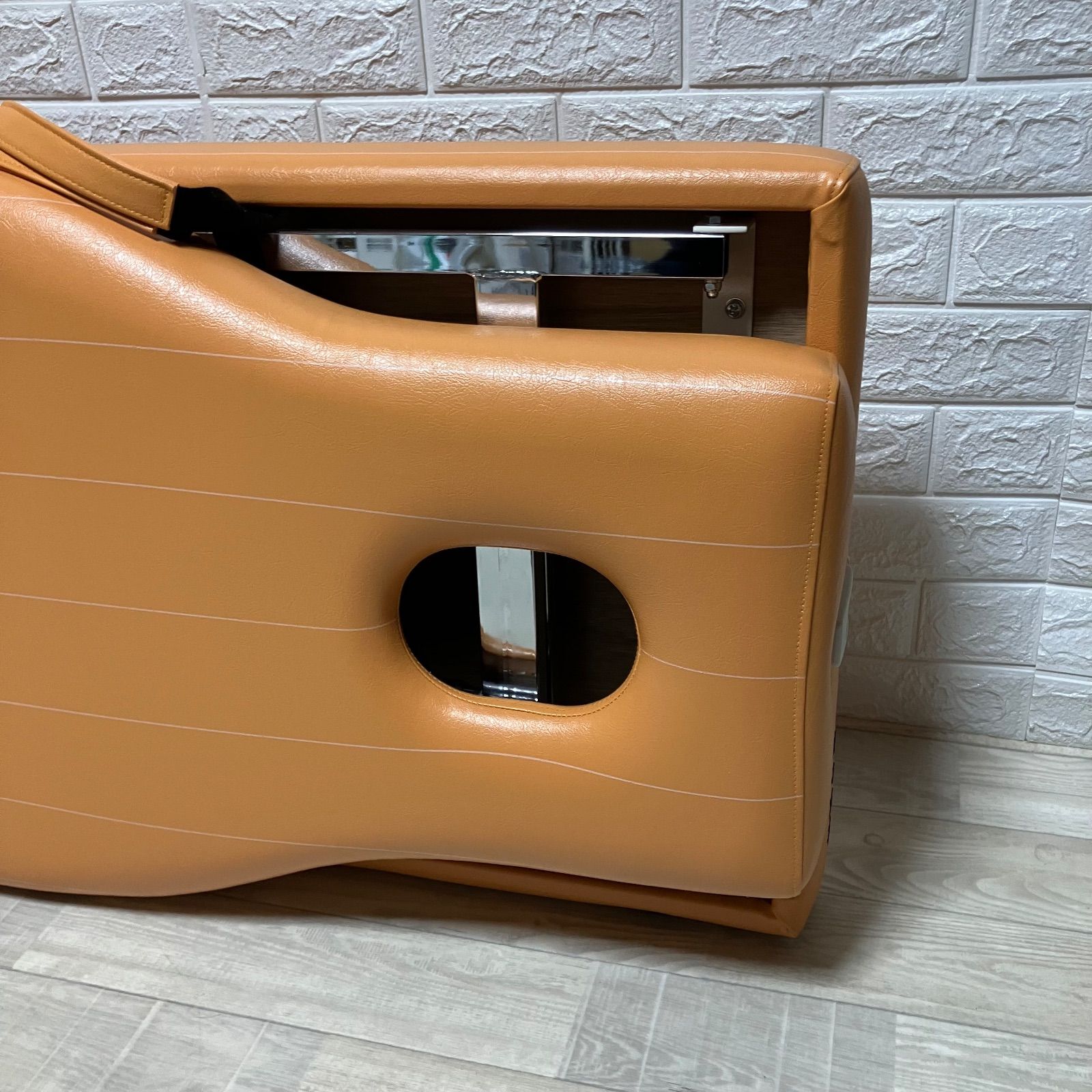 極美品 高田ベッド製作所 長寿整体 穴あき折りたたみ式ベッド