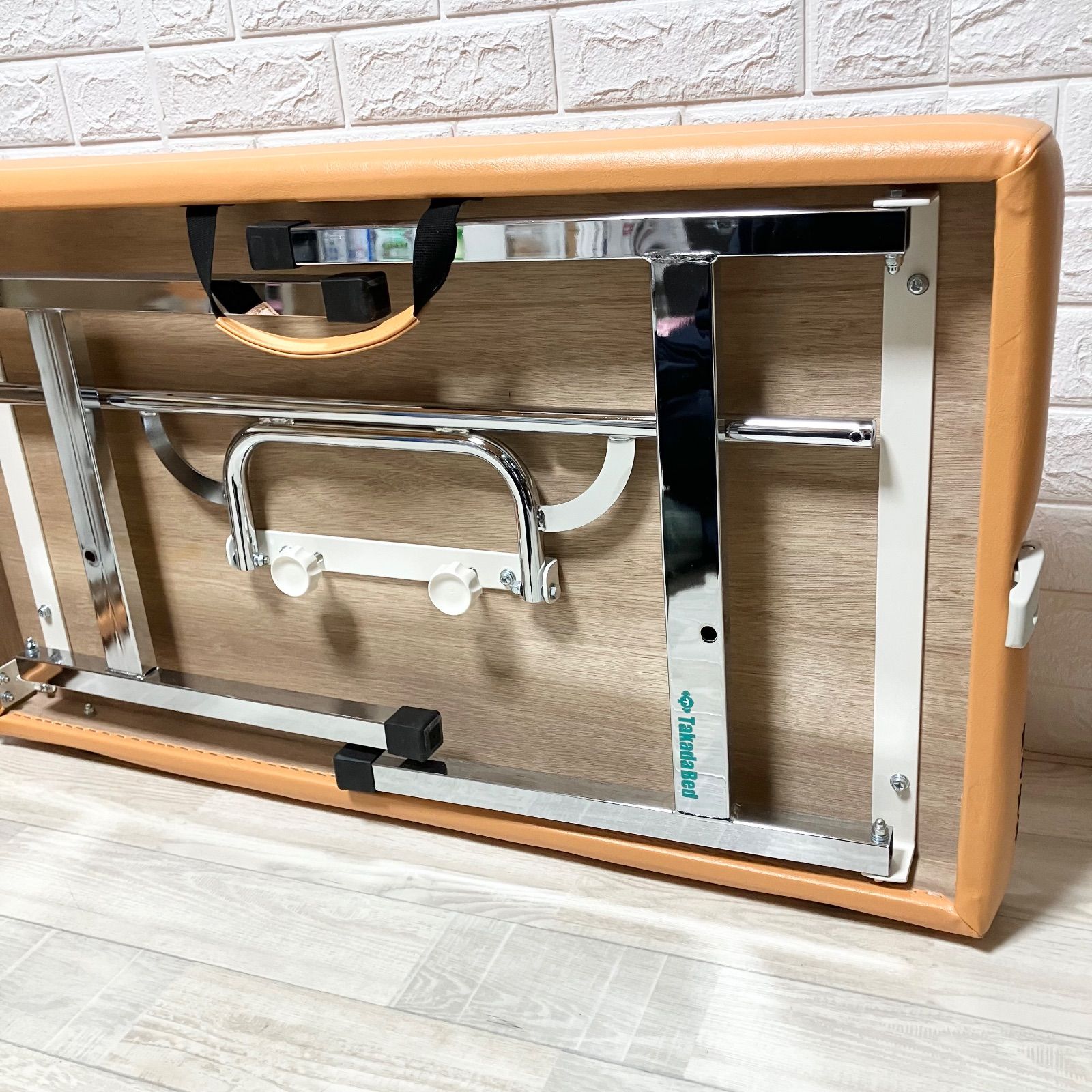 極美品 高田ベッド製作所 長寿整体 穴あき折りたたみ式ベッド