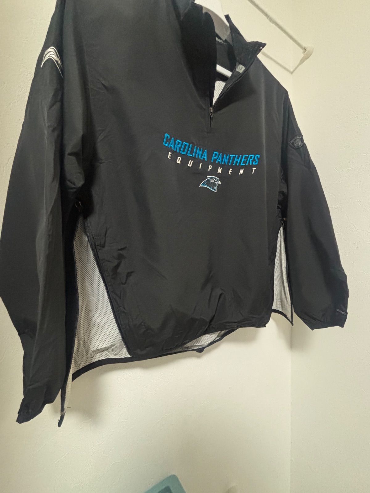 Reebok NFL カロライナパンサーズ ナイロンジャケット ハーフジップ
