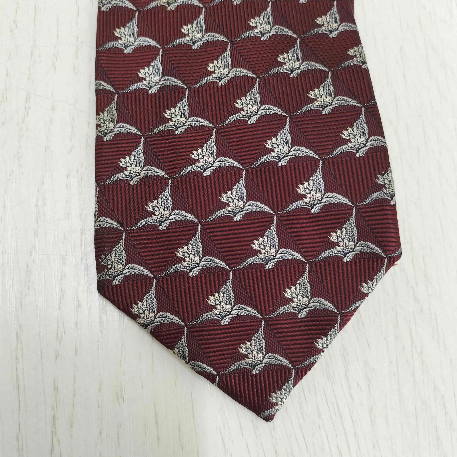 イヴサンローラン Yves Saint Laurent 総柄シルクネクタイ メンズ 表記