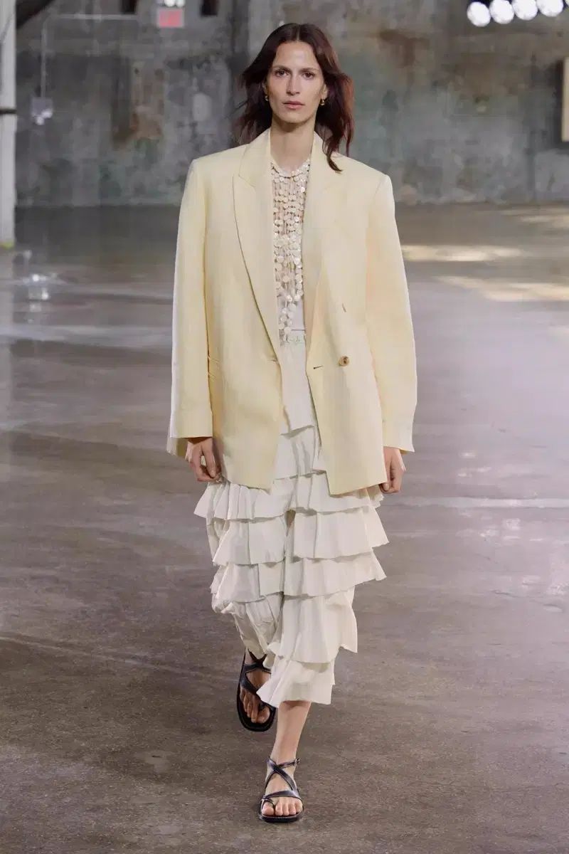 ◆サラちゃん◆最終値下げ⭐︎売り切り⭐︎DSC⭐︎ティアードスカート⭐︎新品 ザラ ティアード スカート 新品 xs - メルカリ