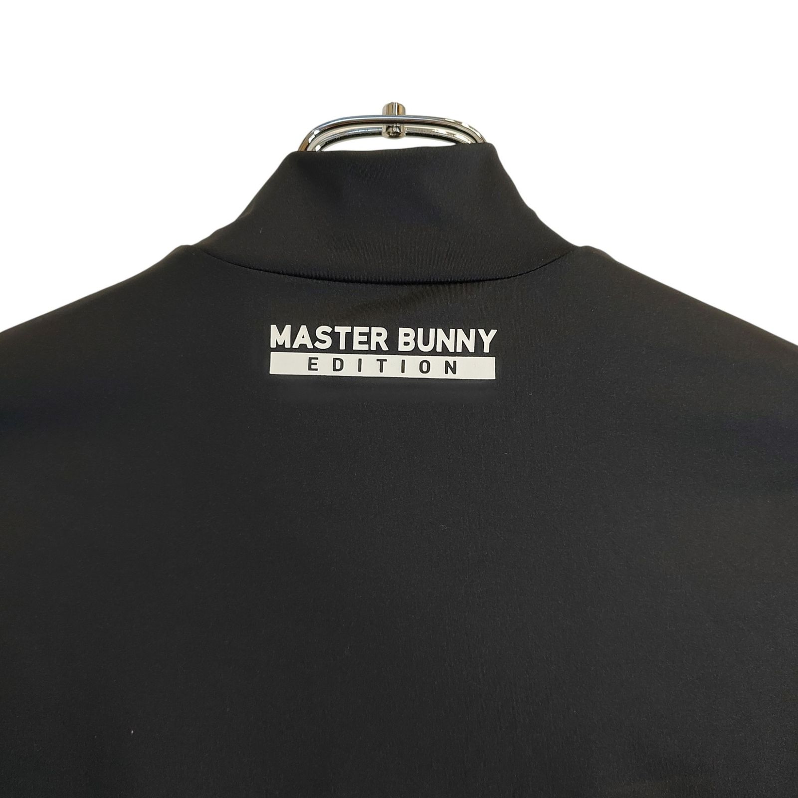 新品マスターバニーエディションゴルフシャツストレッチ総ロゴモックネック黒 MASTER BUNNY EDITION マスターバニーエディション ゴルフ 長袖 モック