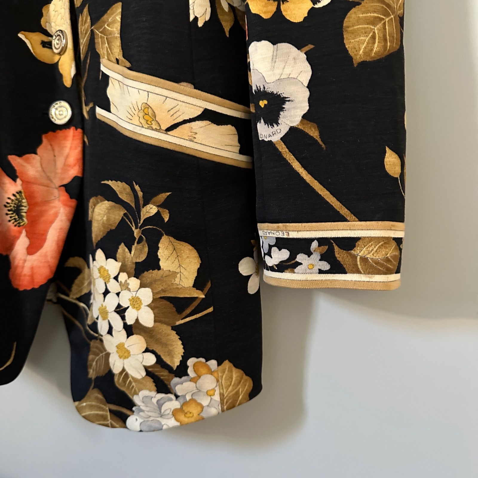 LEONARD レオナール 金ボタン 花柄 黒 L ジャケット ブラック ゴールド