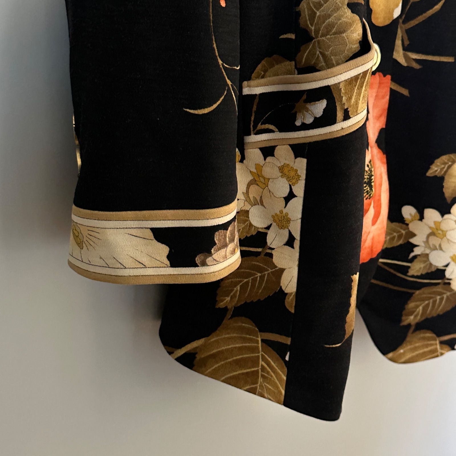 LEONARD レオナール 金ボタン 花柄 黒 L ジャケット ブラック ゴールド