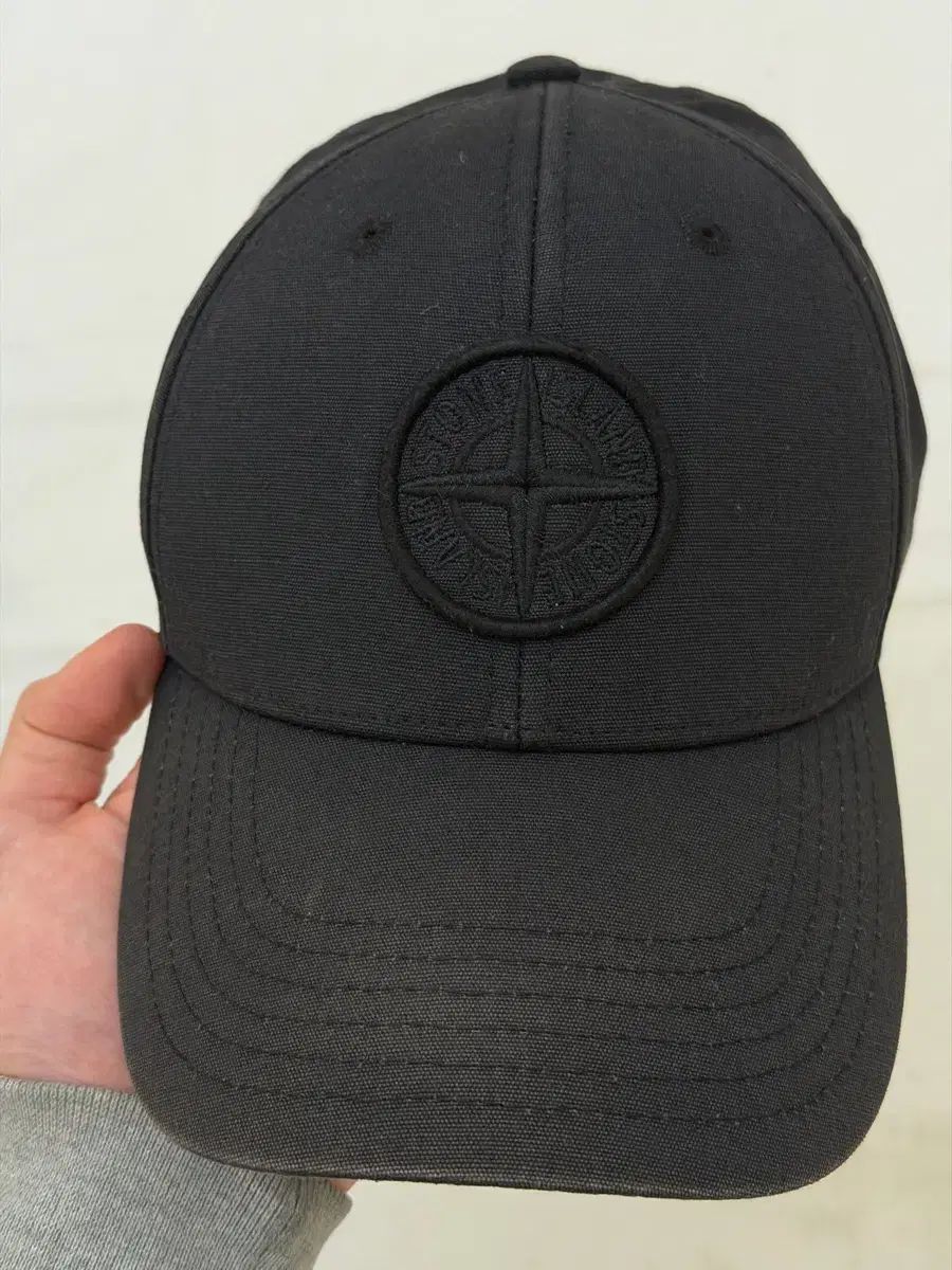 STONE ISLAND ストーンアイランド 刺繍 ロゴ 最新 ベースボール