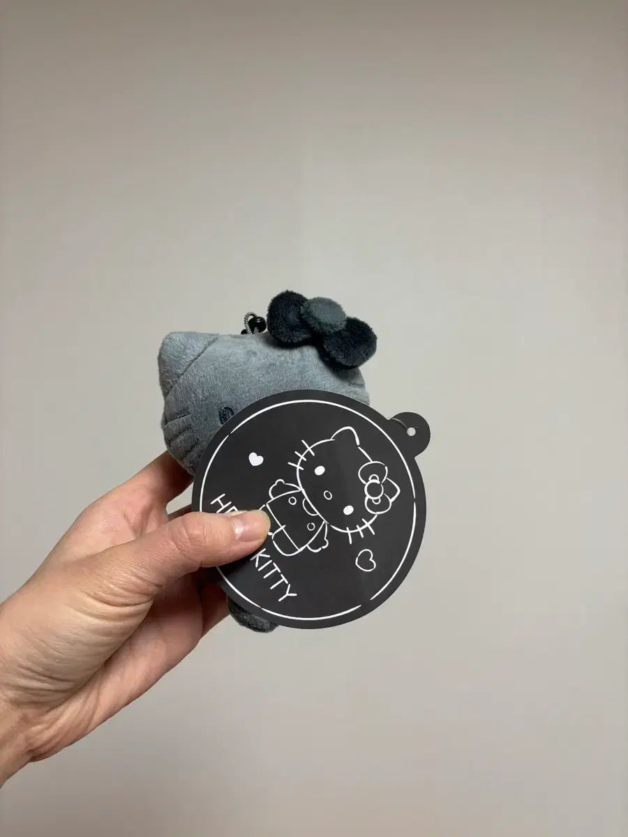 グレー モノトーン カラー ハローキティ - メルカリ