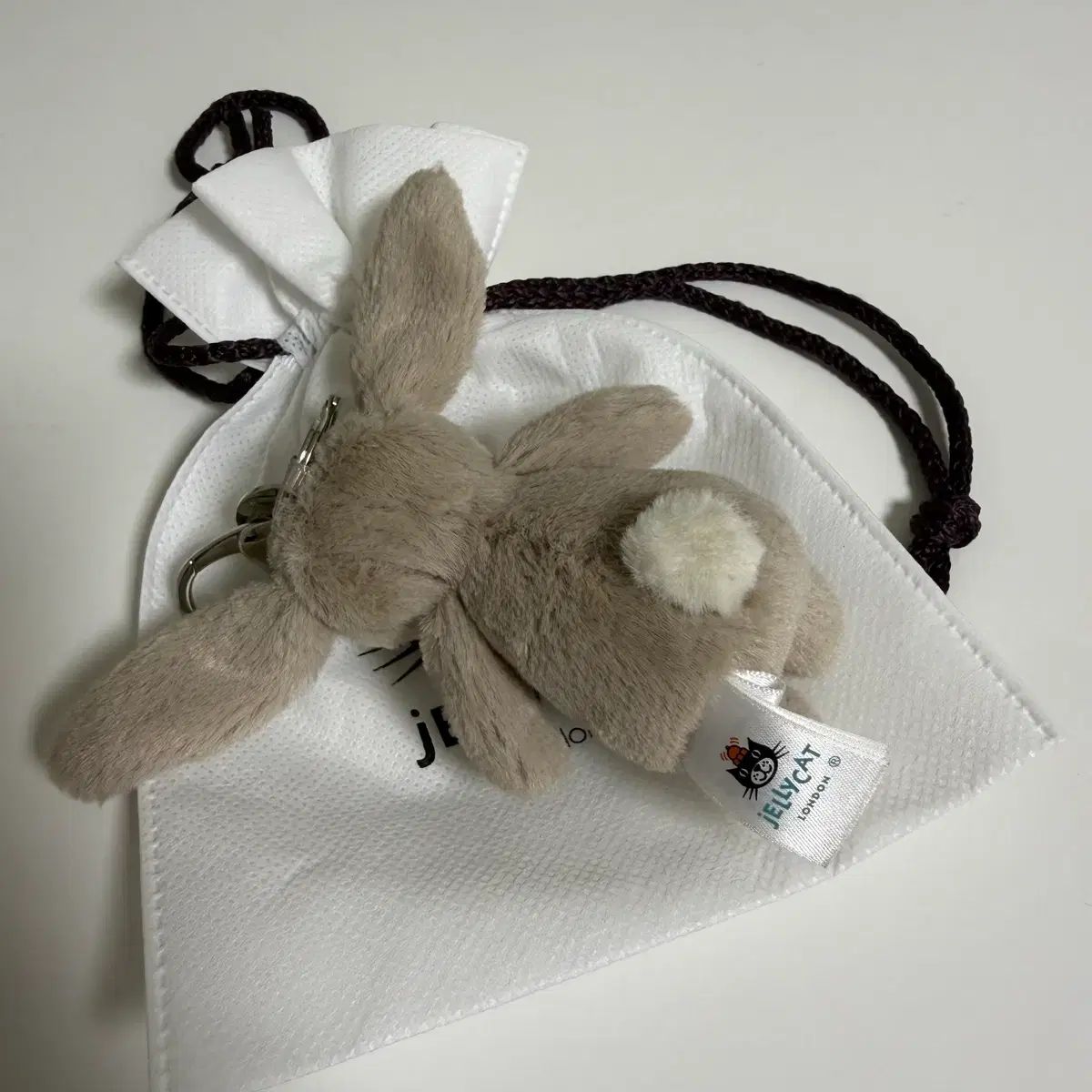 JELLYCAT(ジェリーキャット) バシュフル バニー バッグ チャーム ベージュ キーホルダー