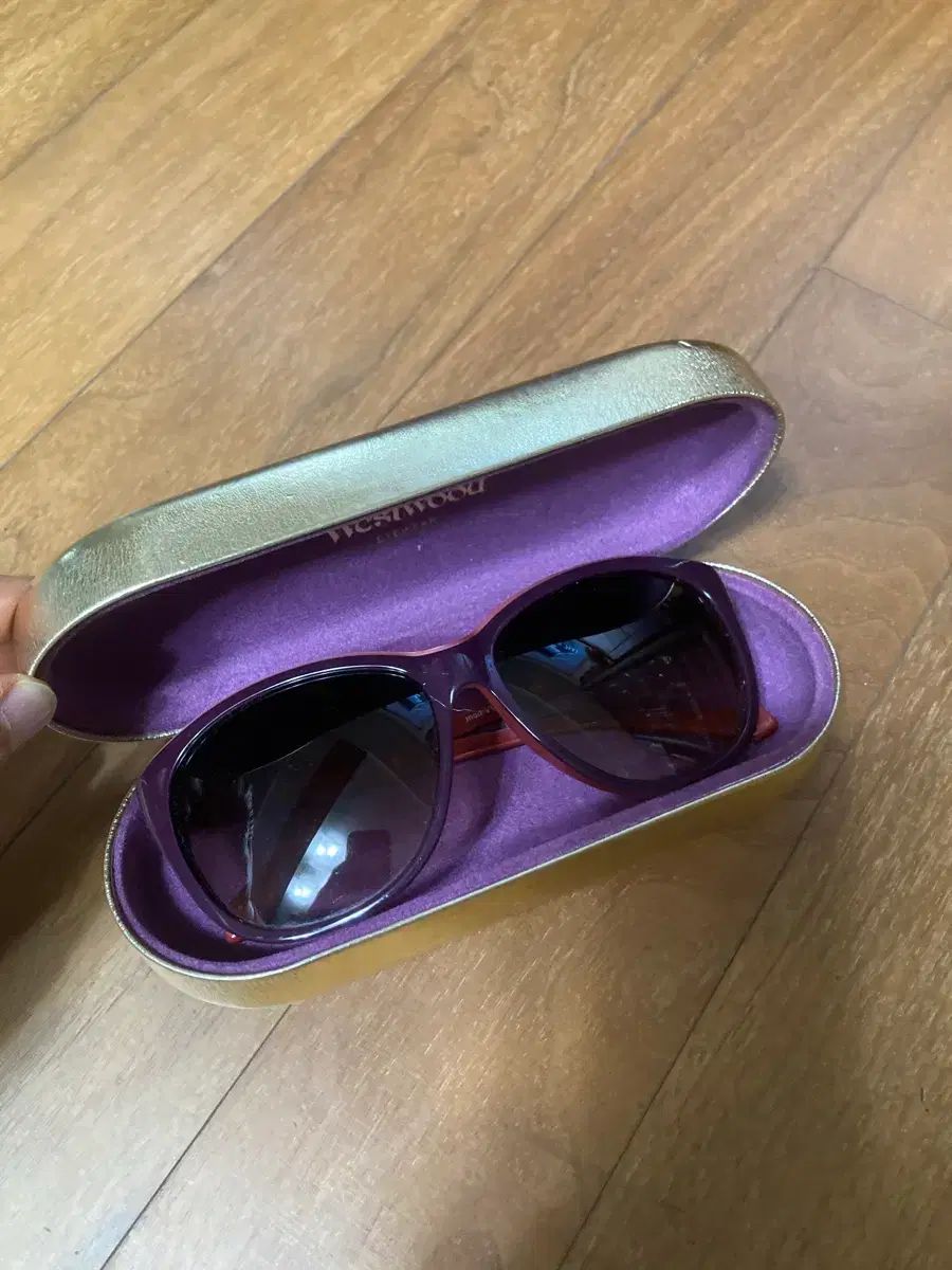 ✨極美品✨ Vivienne Westwood サングラス　ケース付き VIVIENNE WESTWOOD サングラス ケース含む 送料込み35000 - メルカリ