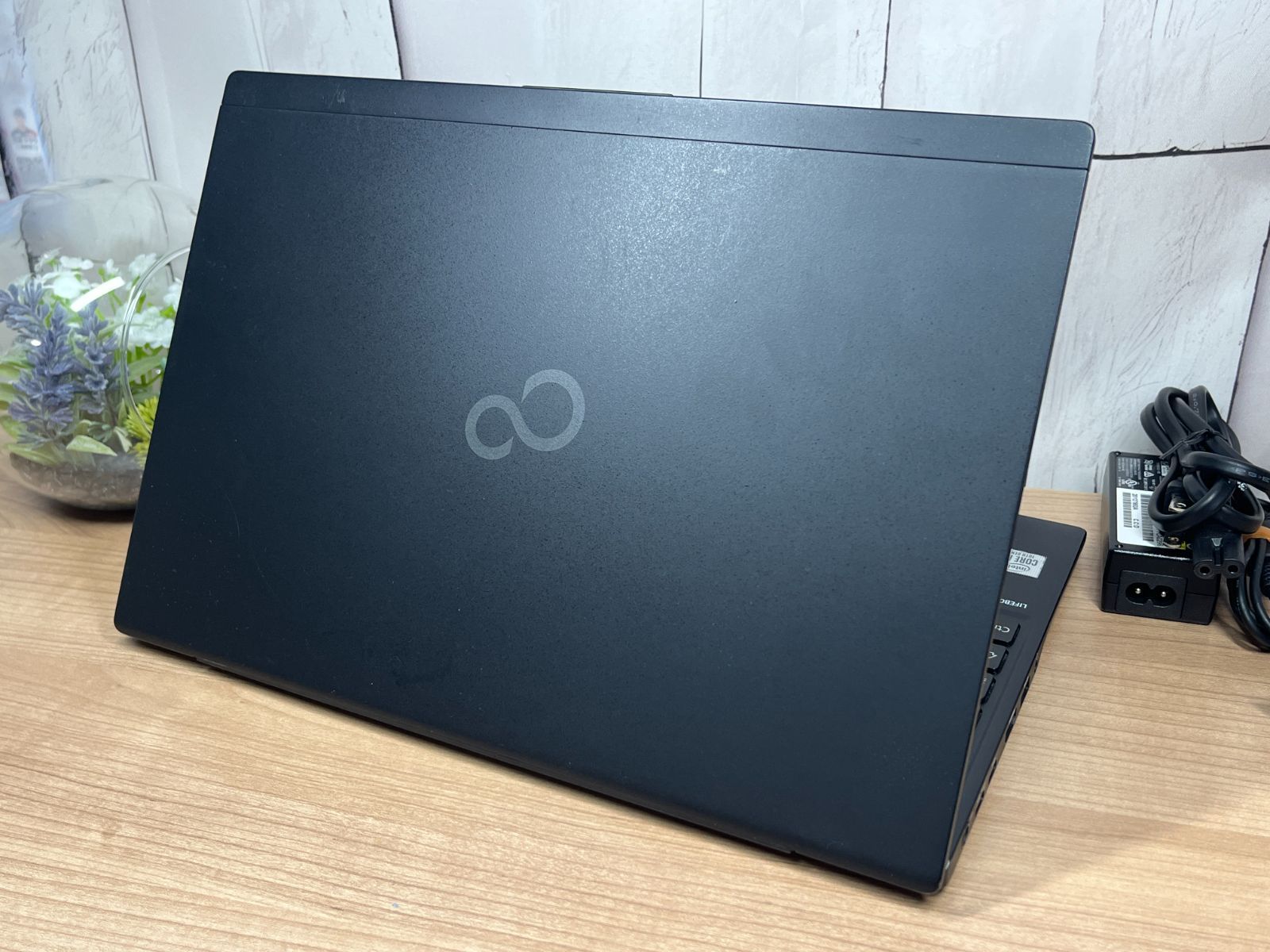 Fujitsuノートパソコン　黒 美品〉028 Fujitsu Lifebook U9310/E 8GB/SSD256 第10世代 office2024