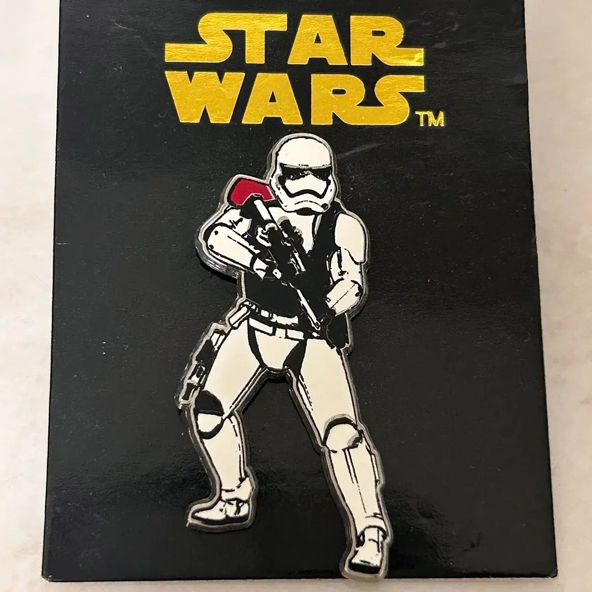 新品未開封 非売品 ノベルティ ピンバッジ スターウォーズ ストームトルーパー スター・ウォーズ ストームトルーパー ピンバッジ (ディズニーランド