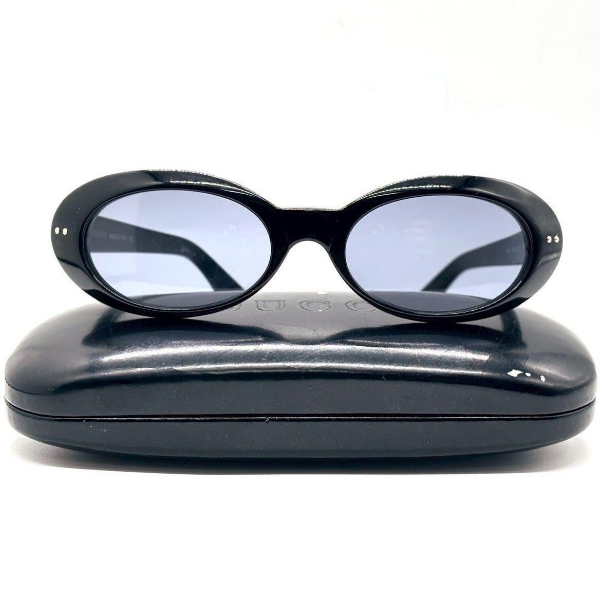 主張しないのに、雰囲気が変わる】 GUCCI サングラス オーバル