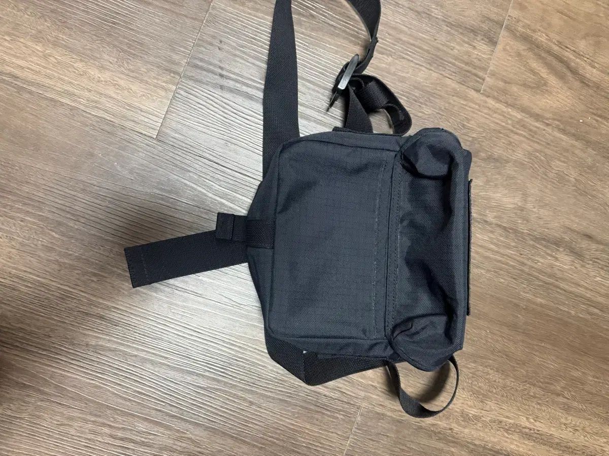 Acne Studios アクネストゥディオズ メッセンジャーバッグ スモール