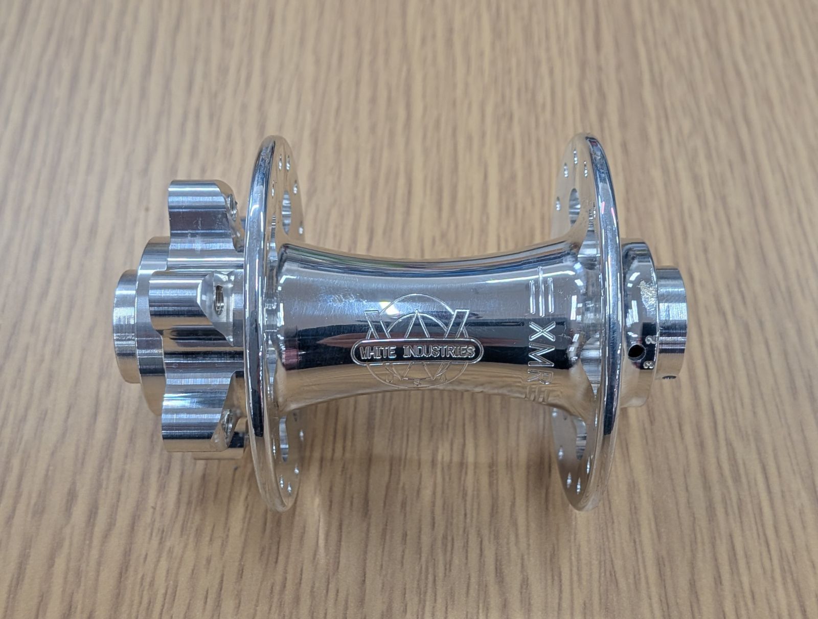 WHITE INDUSTRIES XMR Hub フロント シルバー 32H/15x100mm 【公式通販】