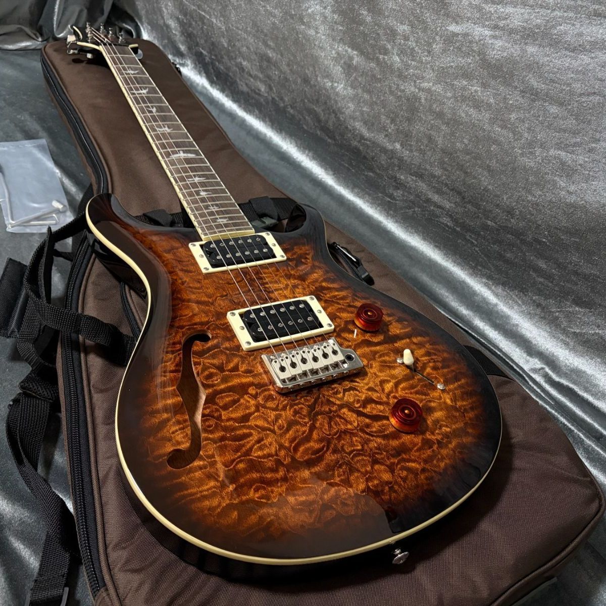 ☆美品 希少セミホロウ PRS SE Custom22 Semi-Hollow コイルタップ付き ☆美品 希少セミホロウ PRS SE Custom22 Semi-Hollow コイルタップ付き