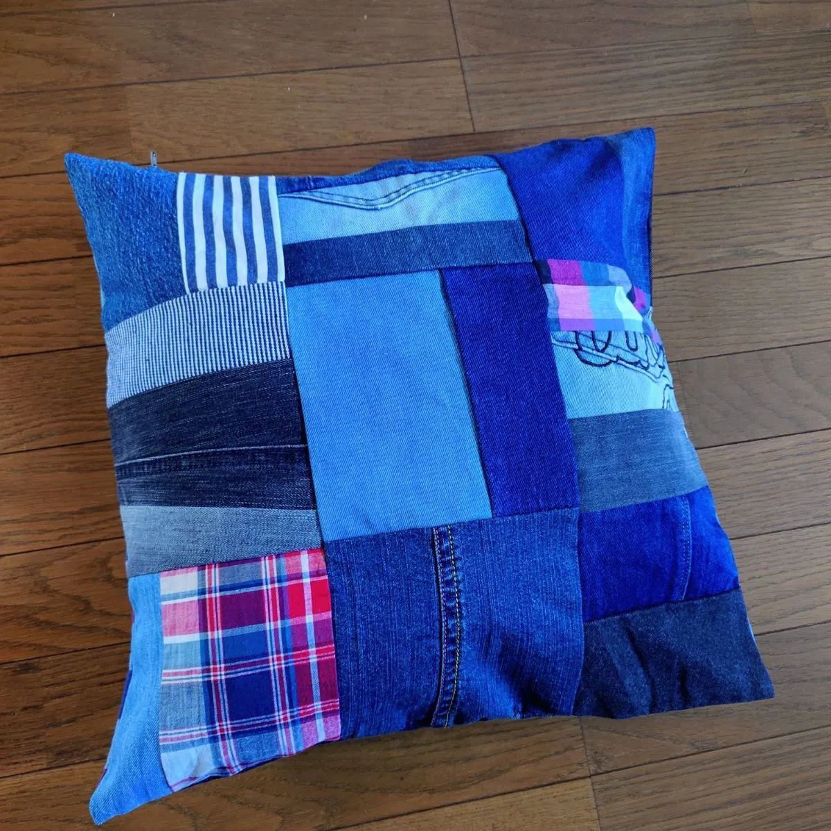 172☆USEDデニムリメイク☆クッションカバー☆45×45センチ☆パッチ