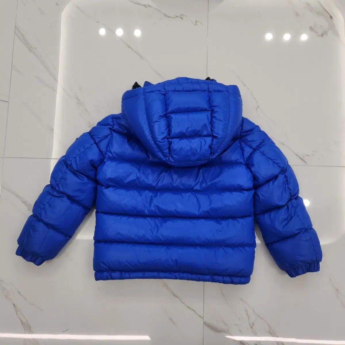 モンクレール キッズ ブルー ブラック リバーシブル ダウン 10A - メルカリ