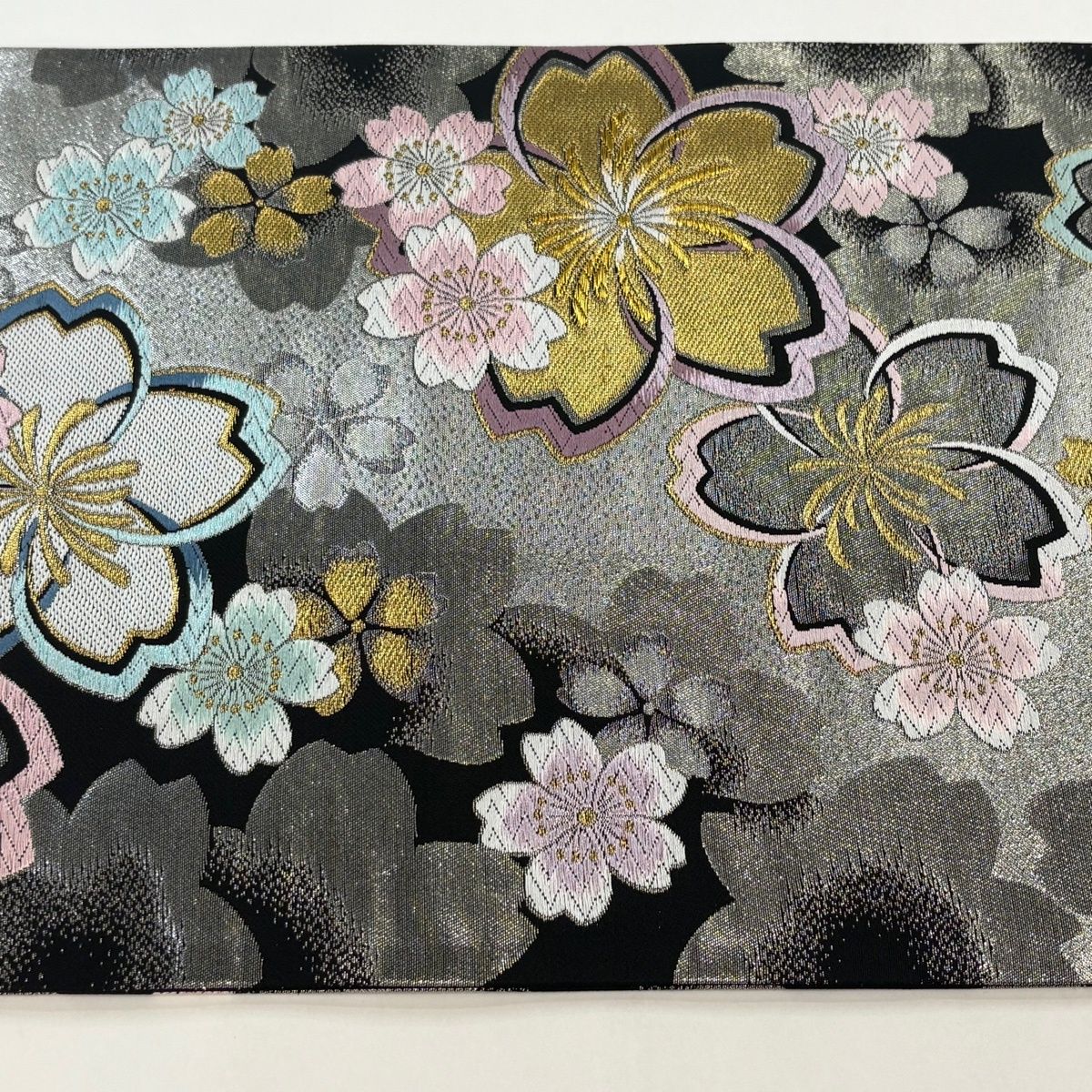 美品】 袋帯 秀品 振袖向き 桜 唐織 金銀糸 銀色 全通 正絹 【中古