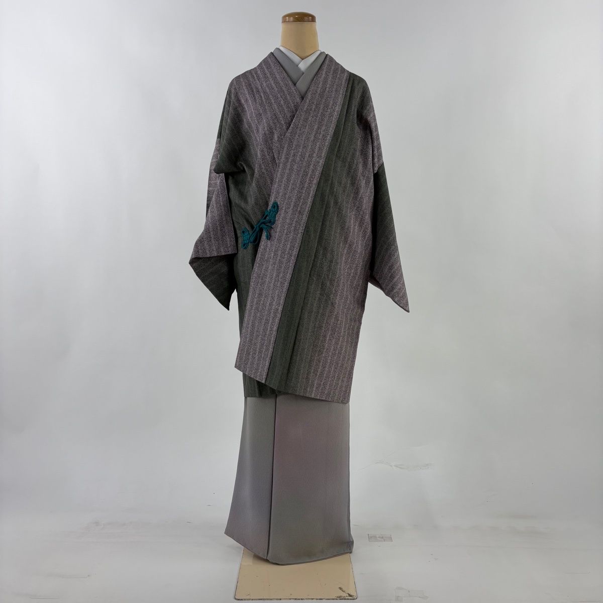 美品】 道中着 身丈94cm 裄丈66cm M 和装コート 紬地 幾何学 灰