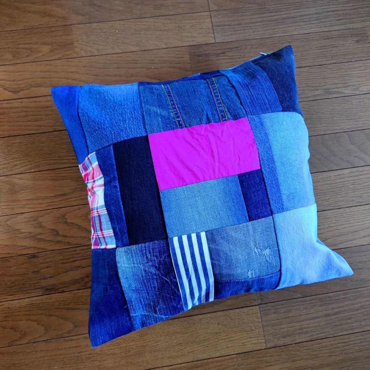 99☆USEDデニムリメイク☆クッションカバー☆45×45センチ☆パッチ