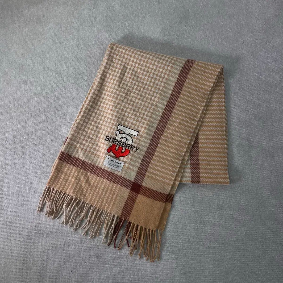 バーバリー 刺繍 ロゴ カシミア マフラー - メルカリ