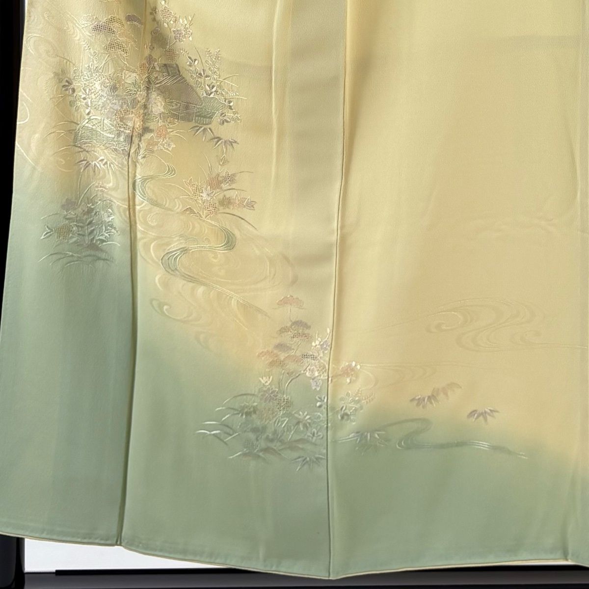 付下げ 身丈155.5cm 裄丈62cm S 袷 家屋 松竹梅 刺繍 箔 薄黄 正絹 秀
