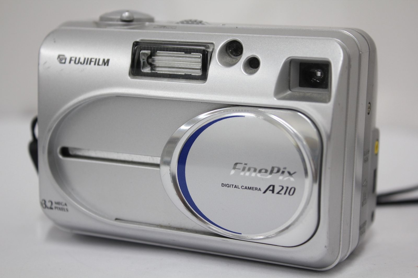 FUJIFILM FINEPIX AV210 単3電池 デジタルカメラ 20110125175548_682_.jpg