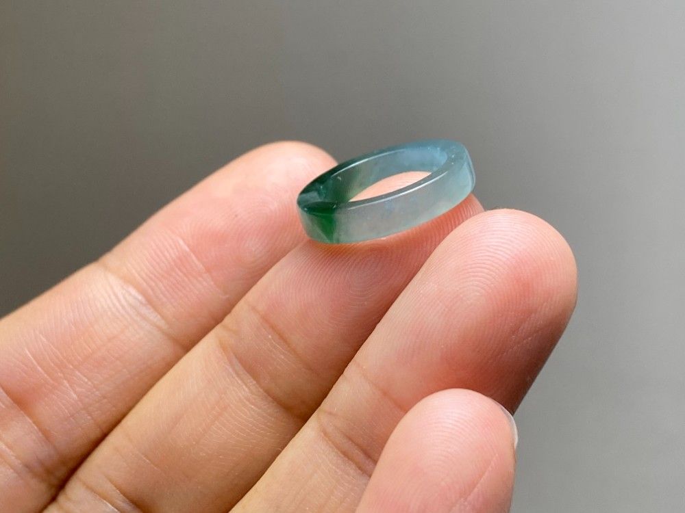 L15-235 ピンキーリング 氷種 0.0号 薄青暗緑 グアテマラ産 A貨 本翡翠
