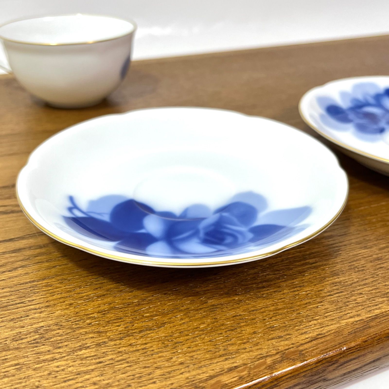 て27【美品】大倉陶園 ブルーローズ ティーカップ&ソーサー2客 - メルカリ
