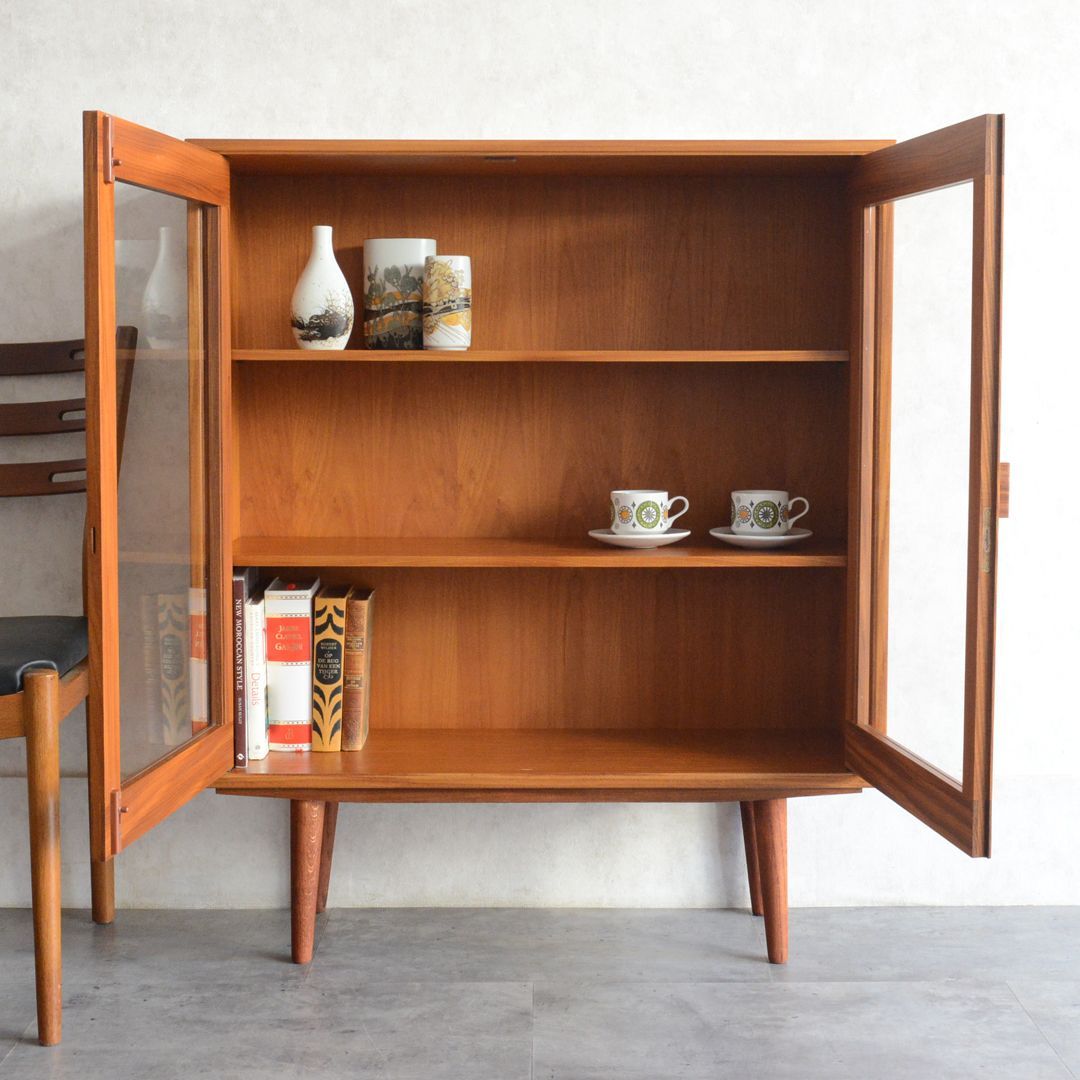 スウェーデンヴィンテージ OLD IKEA チーク ガラスキャビネット 鍵付