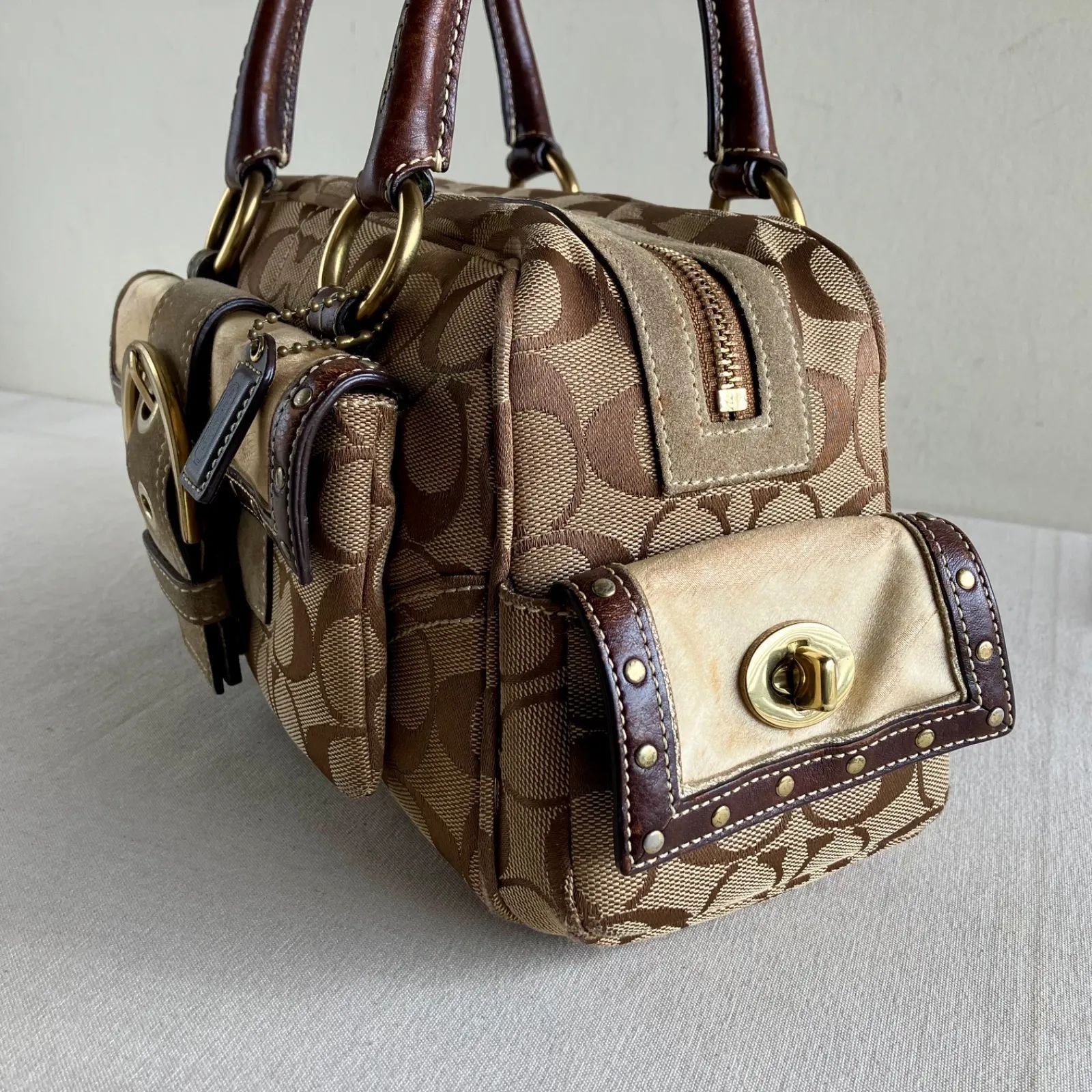 バッグ Coach Signature Soho Small Bag y2k Rare Coach Signature soho shoulder Bag Y2k - メルカリ