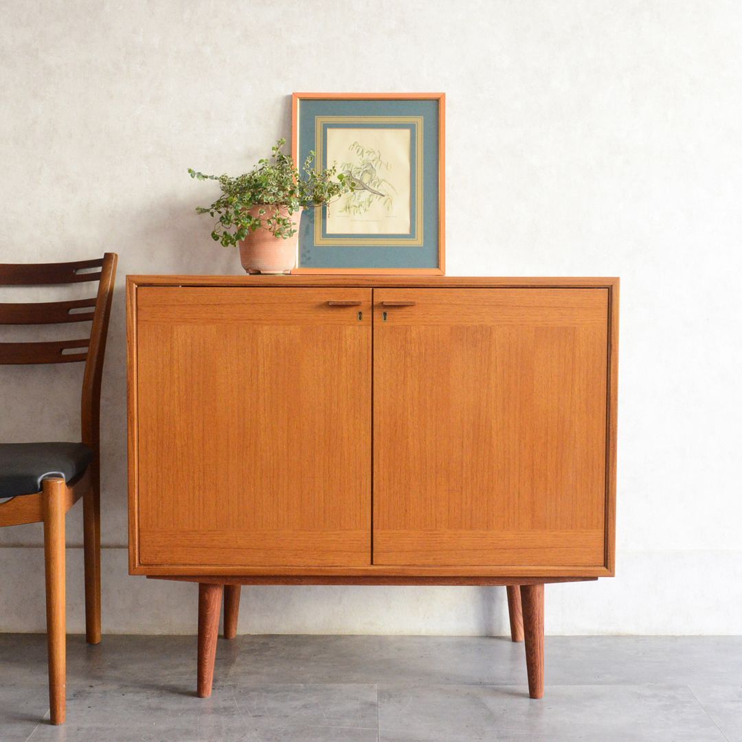 スウェーデンヴィンテージ OLD IKEA キャビネット 鍵付 チーク サイド