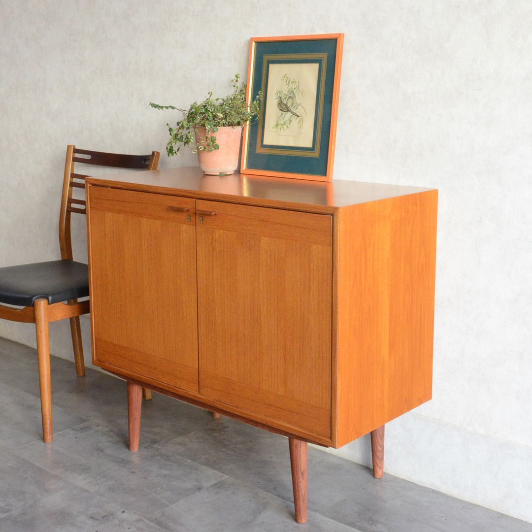 スウェーデンヴィンテージ OLD IKEA キャビネット 鍵付 チーク サイド