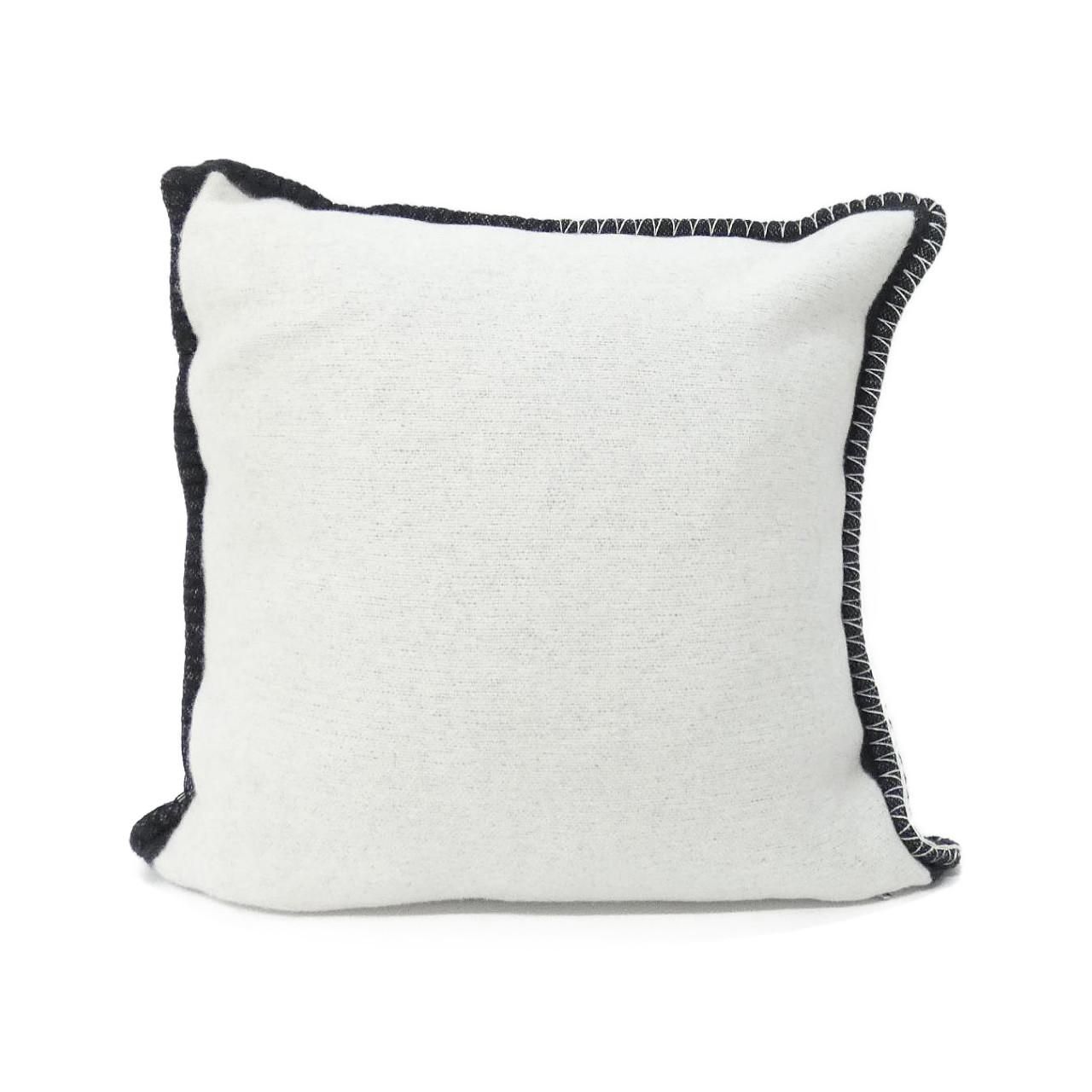 シャネル クッション - メルカリ