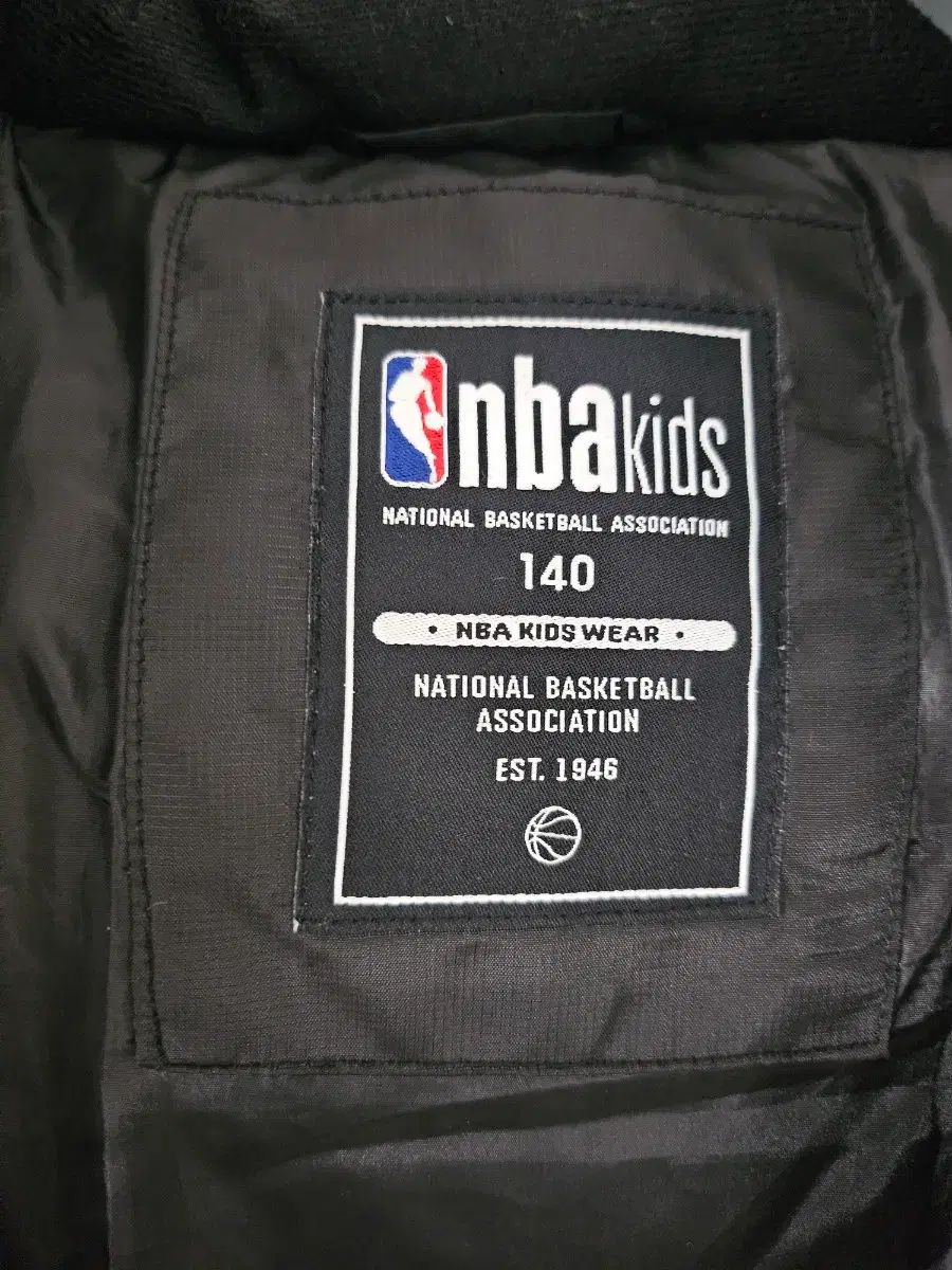 NBA LA Lakers キッズ ブラック ダウン アウター 140