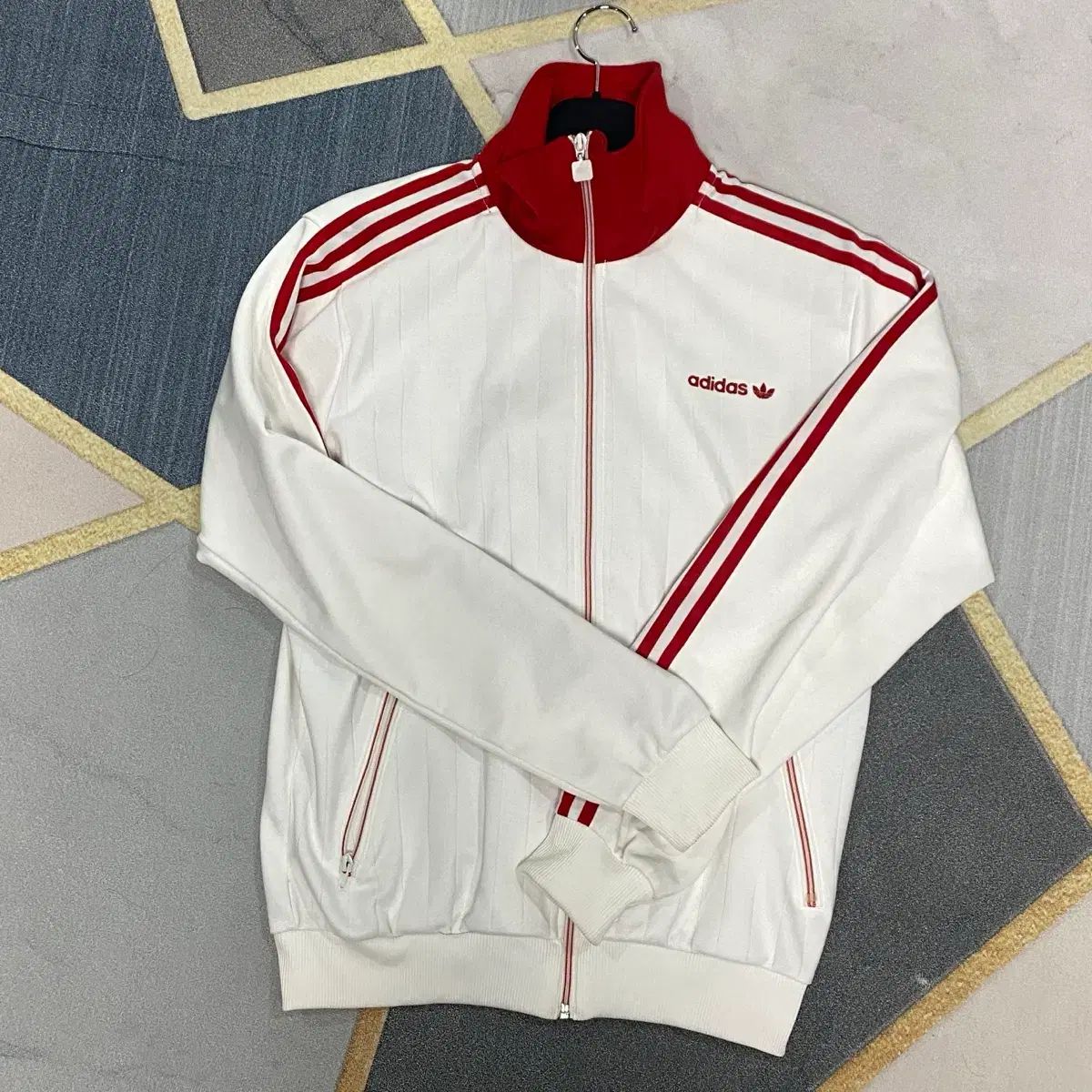 アディダス 紅白ジャージ (白 レッド 白 赤) - メルカリ