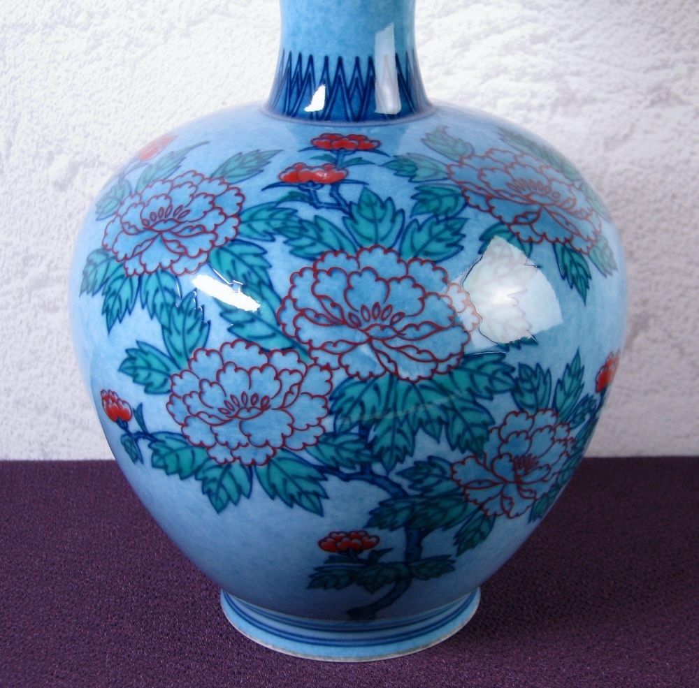 人間国宝 十三代今泉今右衛門 本人作 色絵吹墨牡丹文花瓶 高さ:21.3cm 人間国宝 十三代今泉今右衛門 本人作 色絵吹墨牡丹文花瓶 高さ:21.3cm