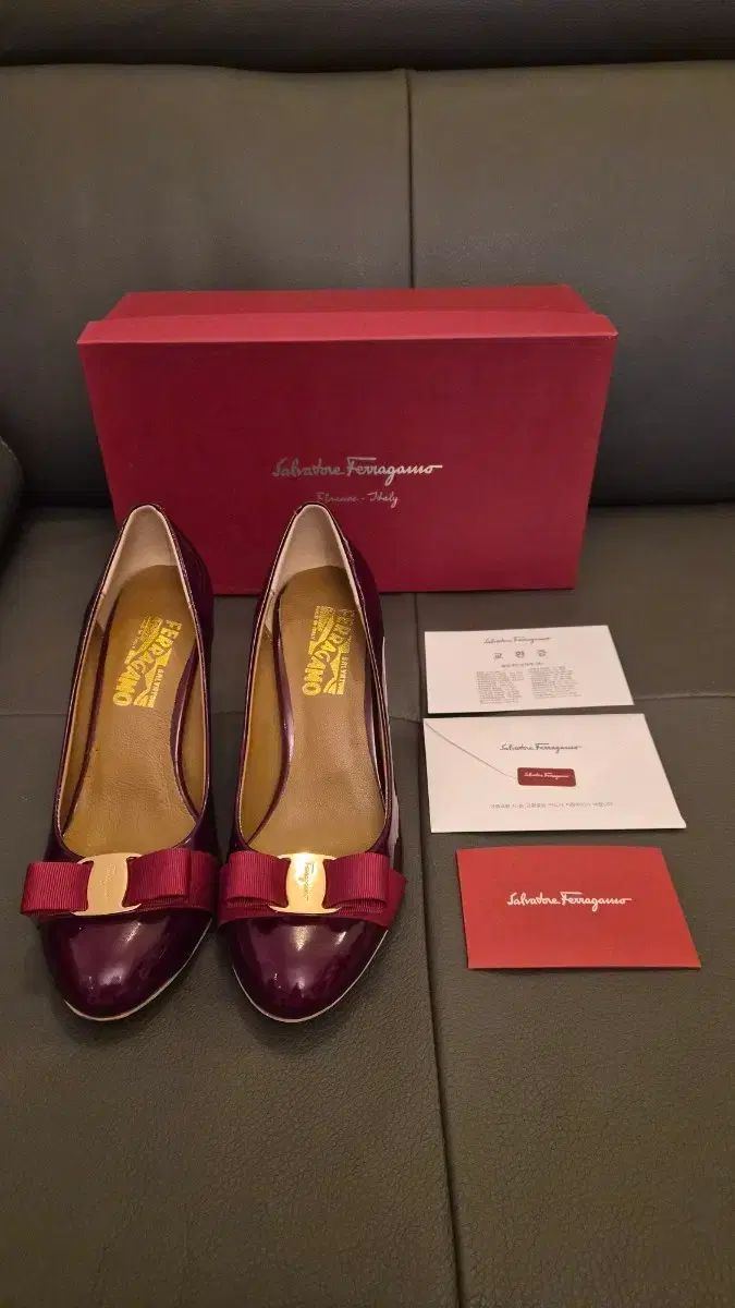 専用　新品未使用　フェラガモCARLA70カルラ　リボンパンプス　バーガンディー 専用 新品未使用 フェラガモCARLA70カルラ リボンパンプス バー