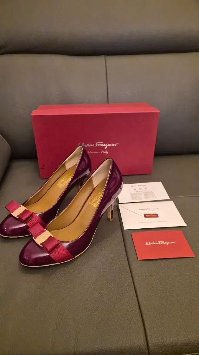 フェラガモ Carla 70 パンプス (レアCOLOR オペラ バーガンディ