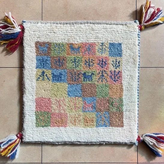 ギャッベ座布団 ペルシャ本物 手織りサイズ 40\42cm サヤンサヤン ギャッベ ギャベ 座布団 ペルシャ イラン 約 40x40cm