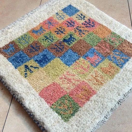 ハイグレード]ギャッベ座布団 本物 ペルシャ 手織り ギャベ サイズ 37