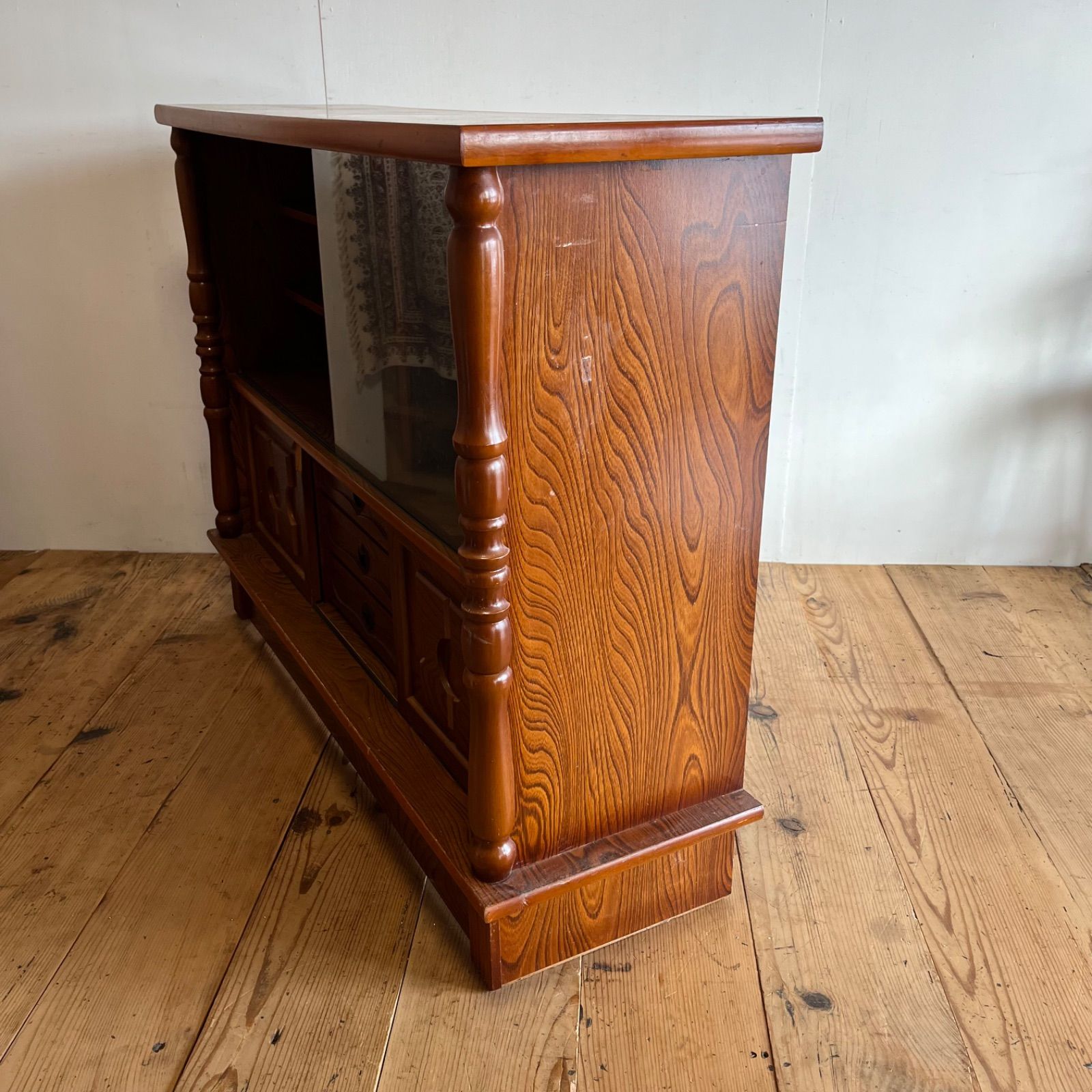 ヴィンテージ サイドボード キャビネット 食器棚 ガラス戸 レトロ